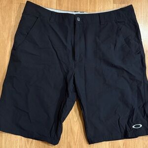 Oakley Men’s Performance/Golf Shorts - Black - Size 38